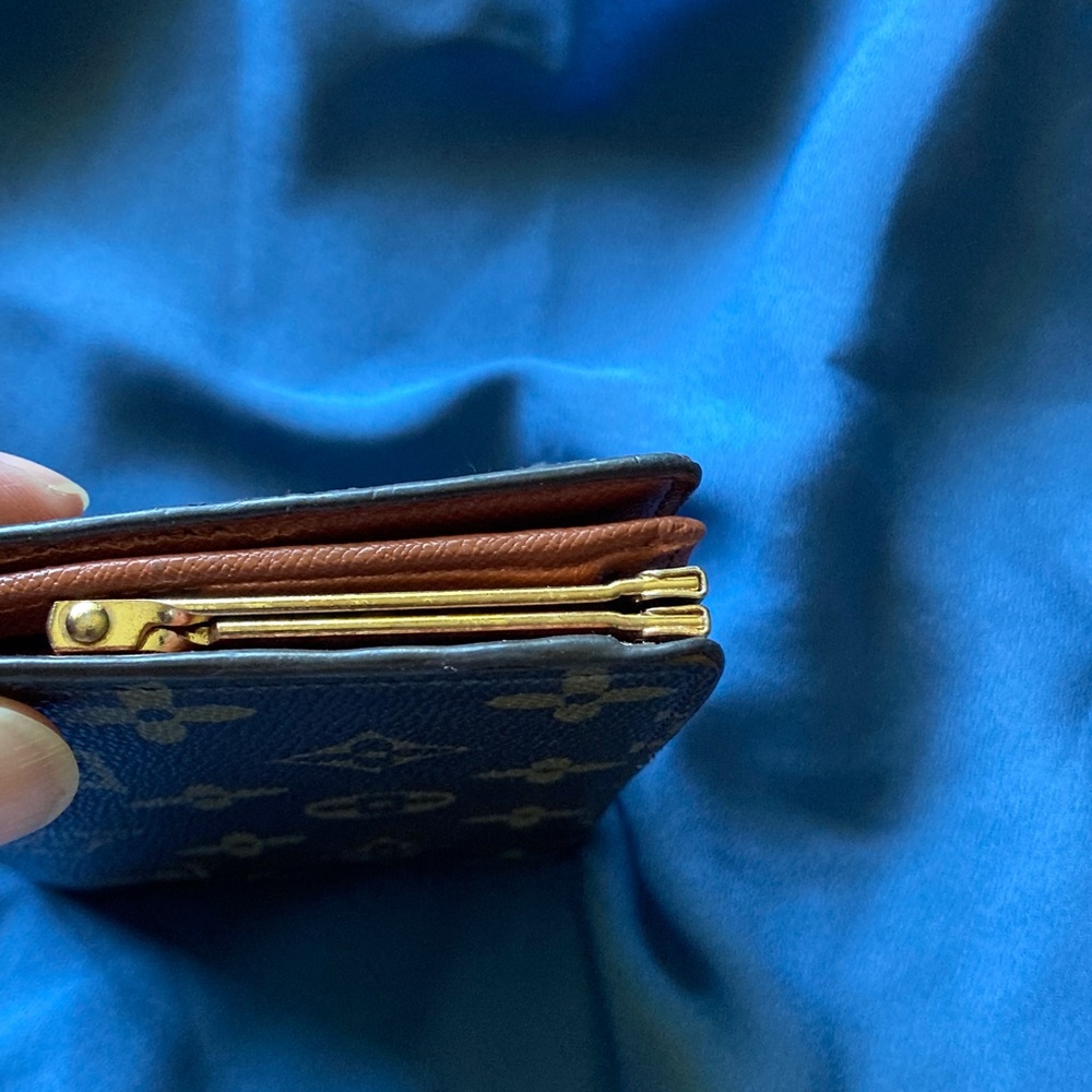 Louis Vuitton Vintage Wallet - Picture 6 of 11